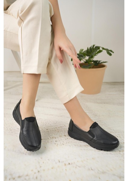033 Siyah Hakiki Deri Anatomik Kadın Şeker Ayakkabısı