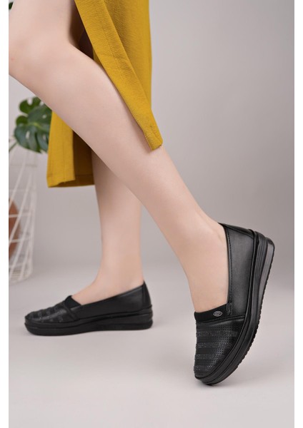 Nesil Shoes Ayzen 810 Siyah Anatomik Kadın Ayakkabı