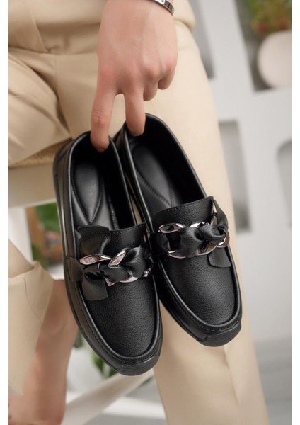 Ceylan 57 Siyah Zincir Tokalı Kadın Ayakkabı