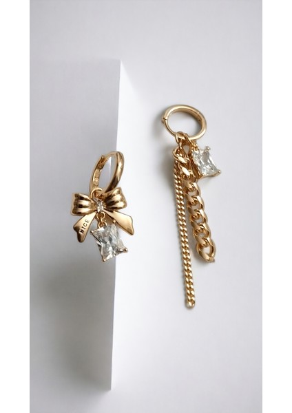 Kadın Çelik Zincir Fiyonk Uclu Taşlı Küpe Altın Renk