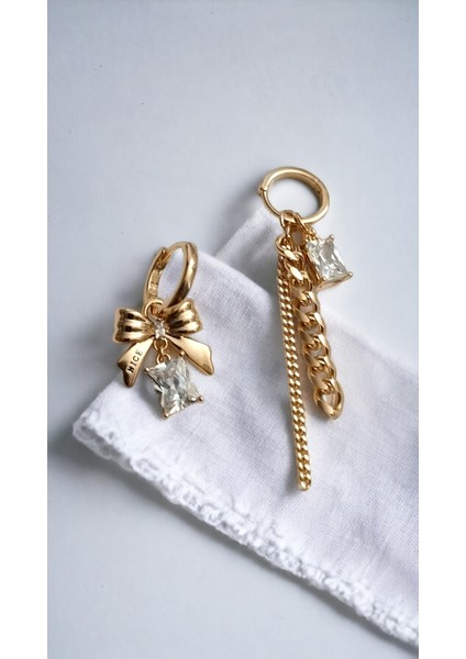 Kadın Çelik Zincir Fiyonk Uclu Taşlı Küpe Altın Renk