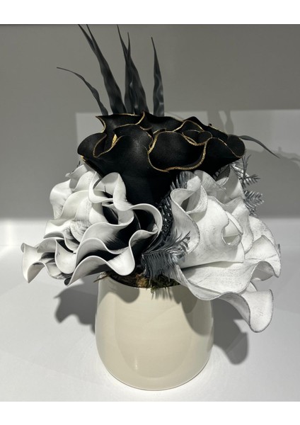 Küçük Beyaz Cezve Saksı Aranjman Çiçek