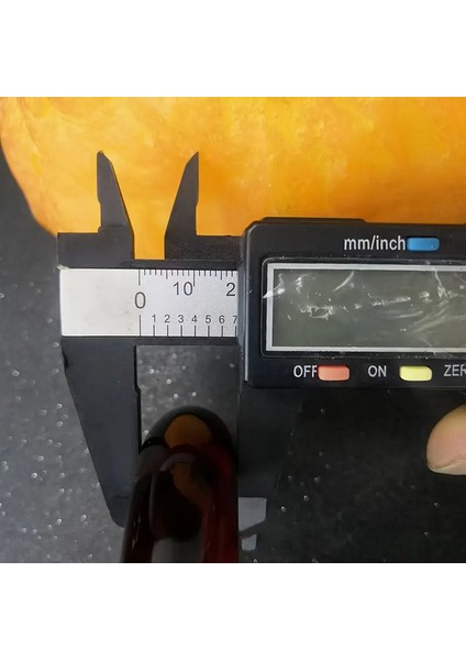 Kadınlar Için 1 Adet Şık Reçine Bilezik - Minimalist Vintage Tarzı, Parlak Kırmızı Tasarım, Günlük Kıyafetler & Hediye Için Hafif Reçine Bilezik Çap 6 cm Genişlik1,8 Mm. fırsatları