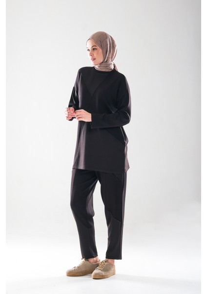 2283_PATCH ve Dikiş Detaylı Esnek Kumaş Tesettür Kadın Spor Eşofman Takımı –cepli Havuç Fit Pantolon