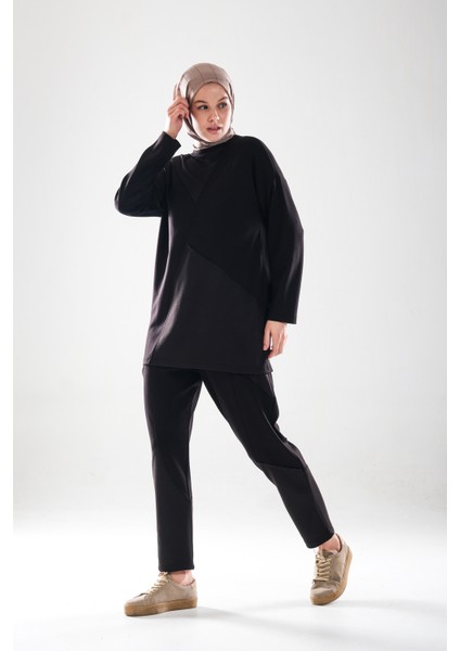 2283_PATCH ve Dikiş Detaylı Esnek Kumaş Tesettür Kadın Spor Eşofman Takımı –cepli Havuç Fit Pantolon modelleri