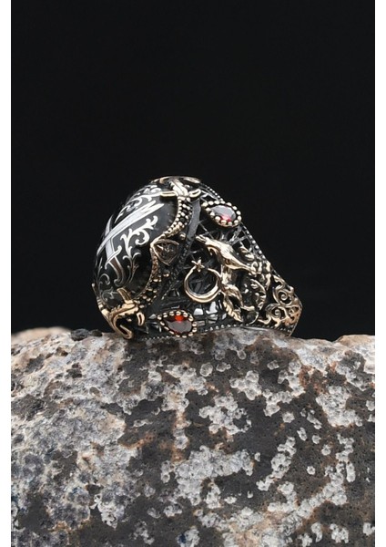 Ay Yıldızlı ve Kurt Figürlü ve Hz. Ali'nin Kılıcı Zülfikar Sıkma Kehribar Taşlı 925 Ayar Gümüş Erkek Yüzük 902328 fırsatları