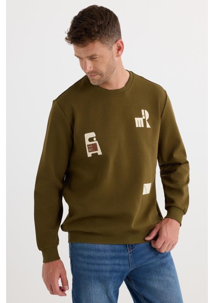 Erkek Relax Fit Rahat Kesim Pamuklu Lastikli Kol Bisiklet Yaka Baskılı Haki Sweatshirt fırsatları