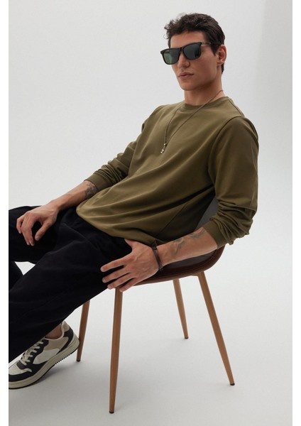 Erkek Relax Fit Rahat Kesim %100 Pamuk 2 Iplik Bisiklet Yaka Haki Sweatshirt fırsatları