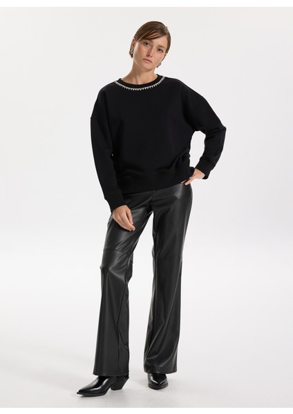 Bisiklet Yaka Taşlı Siyah Kadın Sweatshırt F5WL-SWT0036 fırsatları