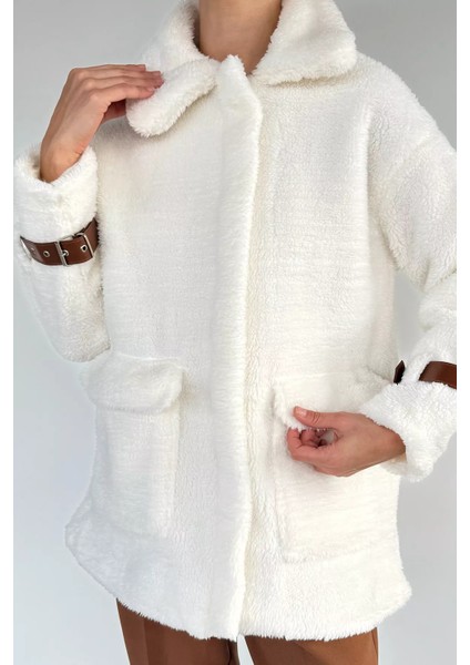 Kadın Çift Cepli Kollar Toka Detaylı Peluş Mont P-00018616 modelleri