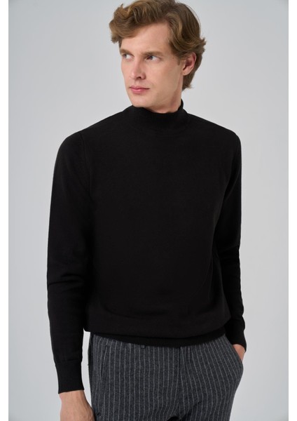 Erkek Koyu Siyah Basic Yarım Balıkçı Yaka Dynamic Fit Rahat Kesim Triko fırsatları