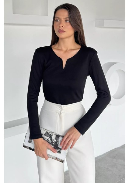 Ön Detaylı V Yaka Basıc Bluz P-00018579 fiyatları