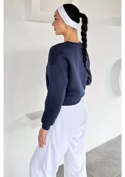 Kadın Bisiklet Yaka Kalp Nakışlı Üç Iplik Şardonlu Sweatshirt P-00018602 fırsatları