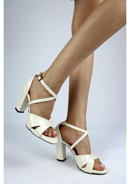 Kadın Çapraz Kedi Gözü Model Topuklu Ayakkabı modelleri