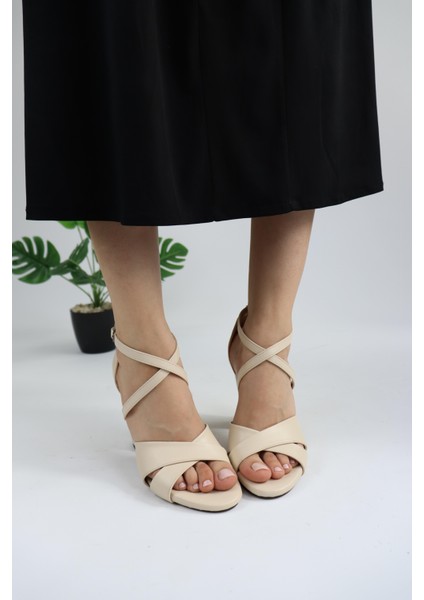 Kadın Çapraz Kedi Gözü Model Topuklu Ayakkabı fırsatları