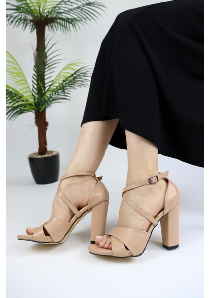 Kadın Çapraz Kedi Gözü Model Topuklu Ayakkabı