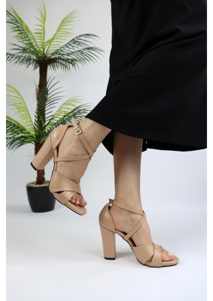 Kadın Çapraz Kedi Gözü Model Topuklu Ayakkabı fırsatları