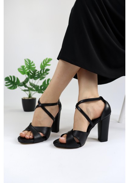 Kadın Çapraz Kedi Gözü Model Topuklu Ayakkabı modelleri