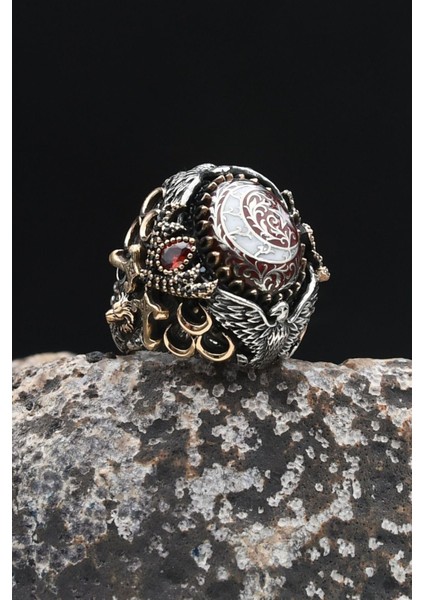 Özel Tasarımv Ay Yıldızlı ve Aslan ve Kartal ve Hz. Ali'nin Zülfikar Kılıcı Figürlü Sıkma Kehribar Taşlı 925 Ayar Gümüş Erkek Yüzüğü 902334 fiyatları