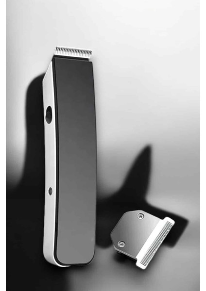 Paslanmaz Çelik Şarjlı Tıraş Makinesi Pratik ve Keskin Performans