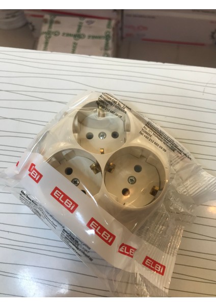 Sıva Altı 3 Lü Topraklı Priz Krem Renk