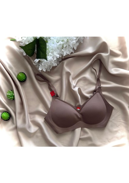 Balensiz Çıkarılabilir Pedli Dikişsiz Lazer Sütyen