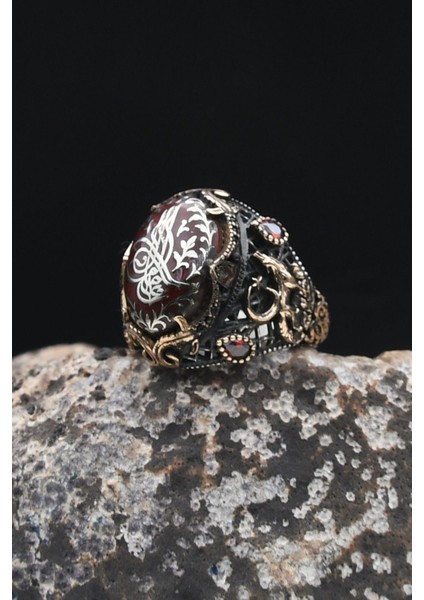 Ay Yıldızlı ve Kurt Figürlü ve Osmanlı Tuğralı Sıkma Kehribar Taşlı 925 Ayar Gümüş Erkek Yüzük 902332 modelleri
