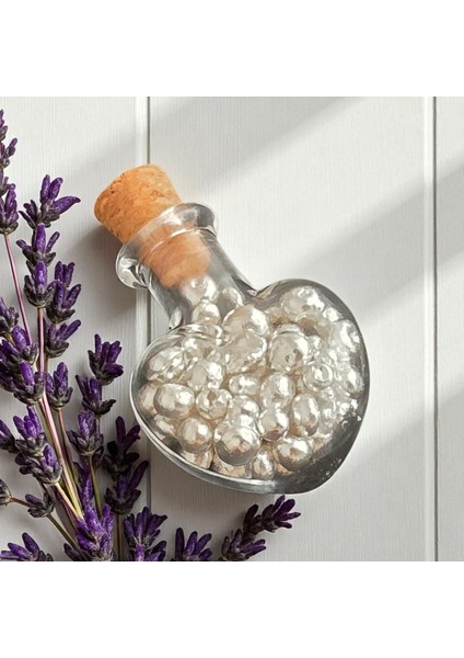 15 Gram Kalp Tasarımlı Cam Şişeli, 999 Ayar Gümüşten Üretilmiş Özel Granül Gümüş HEDIYESI-553