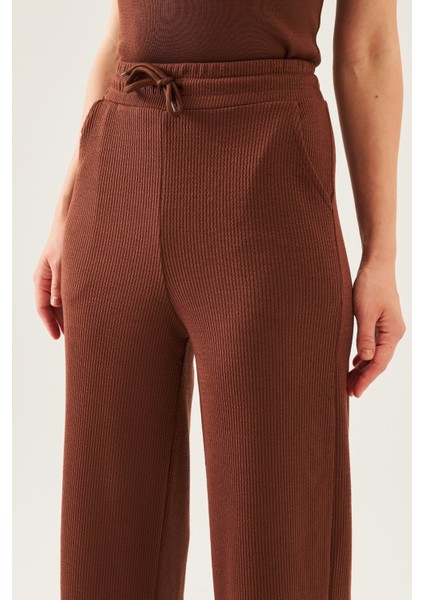Kadın Koyu Kahverengi Örgü Kumaş Beli Lastikli Geniş Paça Pantolon fiyatları