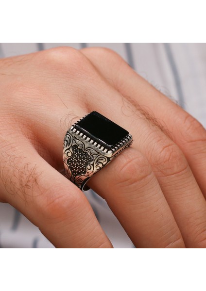 Otantik Motifli Oniks Taşlı 925 Ayar Gümüş Erkek Yüzük