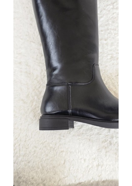 Melinta Tokalı Fermuarsız Binici Çizme