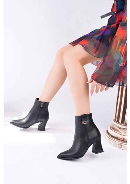 Luxera Sivri Burun Toka Detaylı Fermuarlı Kalın Topuklu Kadın Bot indirimleri