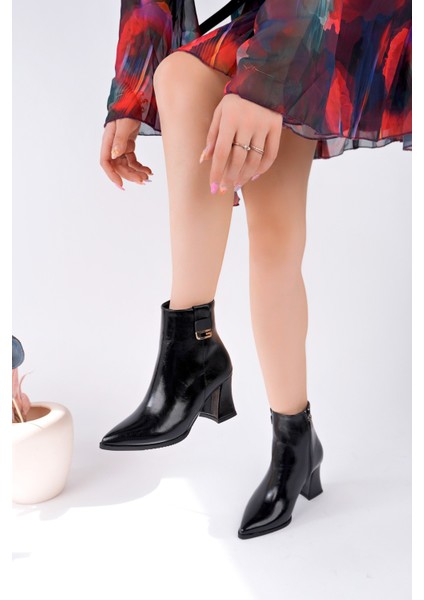 Luxera Sivri Burun Toka Detaylı Fermuarlı Kalın Topuklu Kadın Bot indirimleri