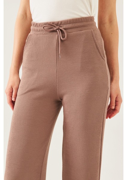 Kadın Açık Kahverengi Örgü Kumaş Beli Lastikli Geniş Paça Pantolon modelleri