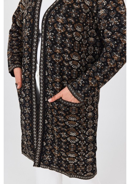 Kadın Siyah Çiçek Desenli Uzun Cepli Kilim Hırka