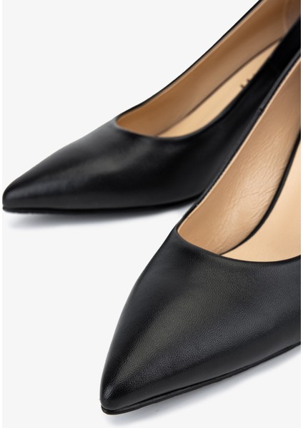 Kadın Hakiki Deri Siyah Deri Topuklu Ayakkabı 1036 8224 Bn Ayk SK25-26 Sıyah Dr modelleri