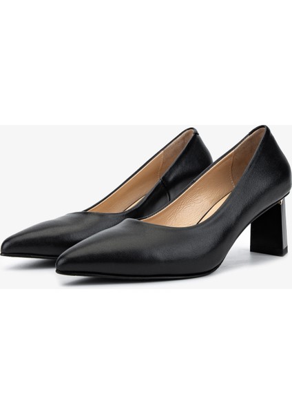 Kadın Hakiki Deri Siyah Deri Topuklu Ayakkabı 1036 8224 Bn Ayk SK25-26 Sıyah Dr fırsatları