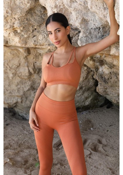 Yüksek Bel Dikişli, Toparlayıcı ve Esnek Spor Tayt – Toprak Tonu