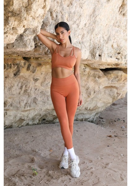 Yüksek Bel Dikişli, Toparlayıcı ve Esnek Spor Tayt – Toprak Tonu fiyatları
