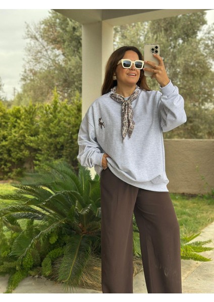 Fularlı Gri Swetshirt fırsatları