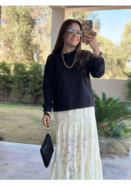 Yuvarlak Yaka Siyah Sweatshirt fiyatları