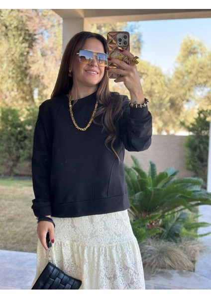 Yuvarlak Yaka Siyah Sweatshirt fırsatları