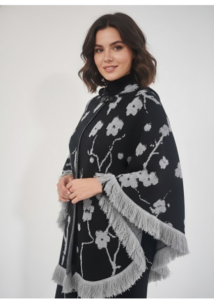 Siyah Gri Kabartmalı Çiçek Desenli Kapüşonlu Kadın Panço fiyatları