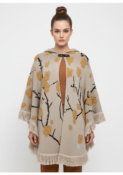 Bej Kabartmalı Çiçek Desenli Kapüşonlu Kadın Panço