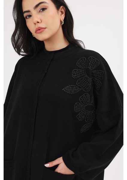 Kadın Siyah Nakışlı Çiçek Detay Kepenek Panço modelleri