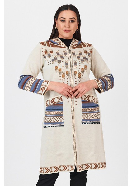 Kadın Beyaz Dama Desenli Fermuarlı Uzun Triko Hırka