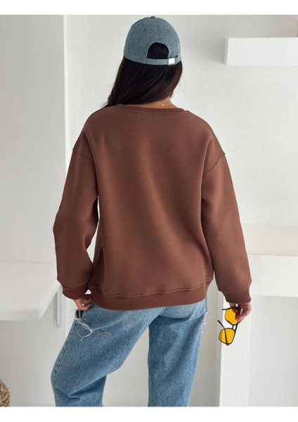 Kadın Bisiklet Yaka Kalp Nakışlı 3 Iplik Şardonlu Sweatshirt indirimleri