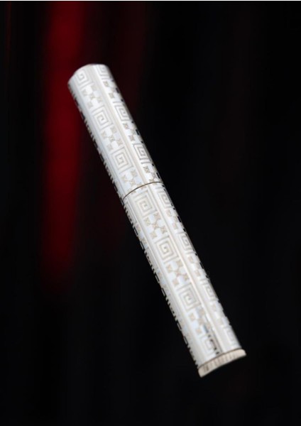 Silver Kare Desen Çakmak fırsatları