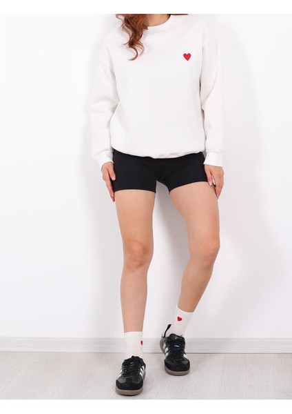 Kadın Bisiklet Yaka Kalp Nakışlı 3 Iplik Şardonlu Sweatshirt