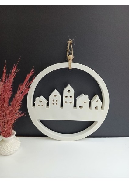 Ev Temalı Duvar Dekoru, Beyaz Renk Yüksek Kaliteli Malzeme El Yapımı Evler Temalı Yuvarlak Askılı Duvar Dekoru, Hediyelik Duvar Dekoru,Ev Dekoru (13cm)